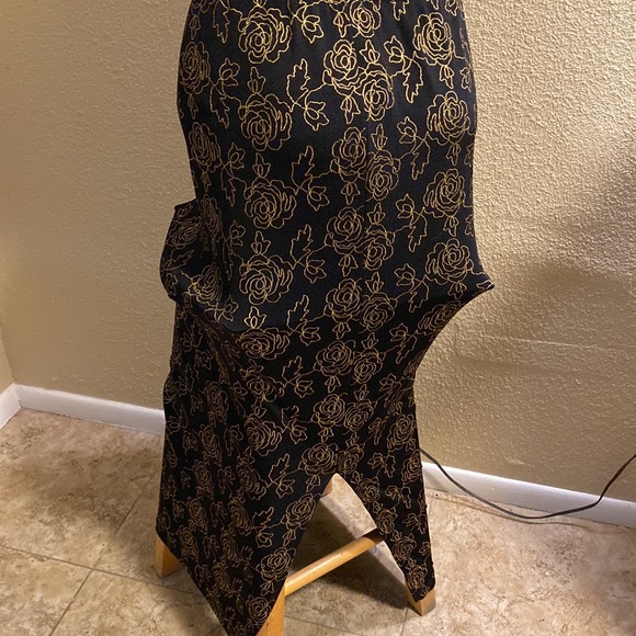 Epic USA Gold Rose Trace Design on Black Maxi Skirt with Back Split - Picture 4 of 16